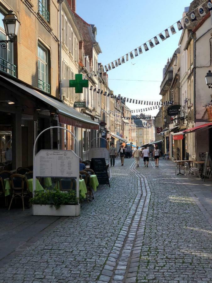 Aux Pieds De La Cathedrale Apartamento Boulogne-sur-Mer Exterior foto