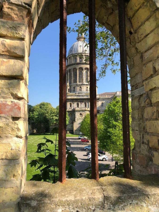 Aux Pieds De La Cathedrale Apartamento Boulogne-sur-Mer Exterior foto