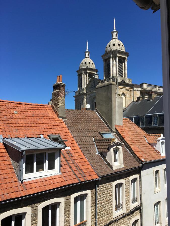 Aux Pieds De La Cathedrale Apartamento Boulogne-sur-Mer Exterior foto